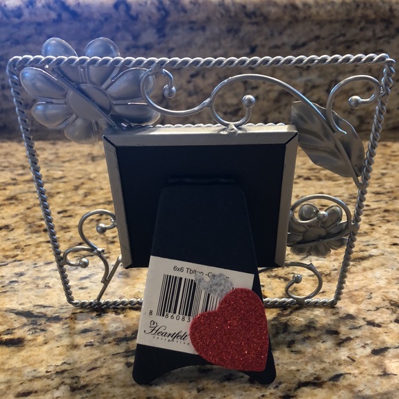 Pretty 6X6 Metal Floral Design Frame for “Mom” - Picture 4 of 7
